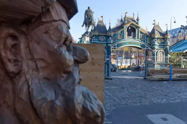 Holz-Zwerg mit Heinzels Wintermärchen - Bokeh
