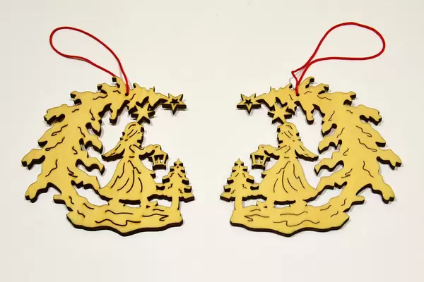 Holzdekorationen für den Weihnachtsbaum