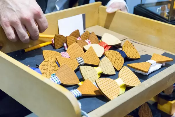 Holzfliegen von White Monkey