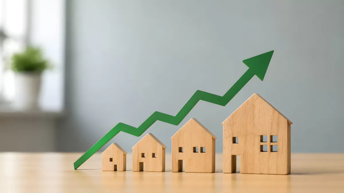 Holzhäuser mit grünem Aufwärtspfeil als Immobilienwachstum