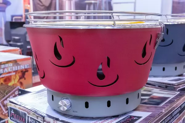 Holzkohlegrill "Airbroil Junior" von Activa Mastercook mit Aktivbelüftung