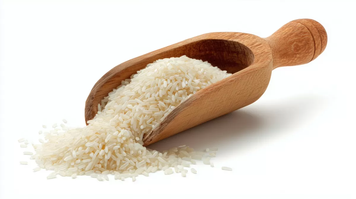 Holzschale mit aromatischem Jasminreis