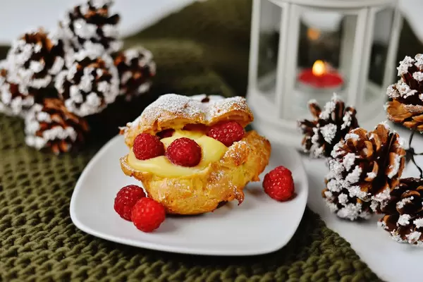 Homemade eklaires with Raspberries