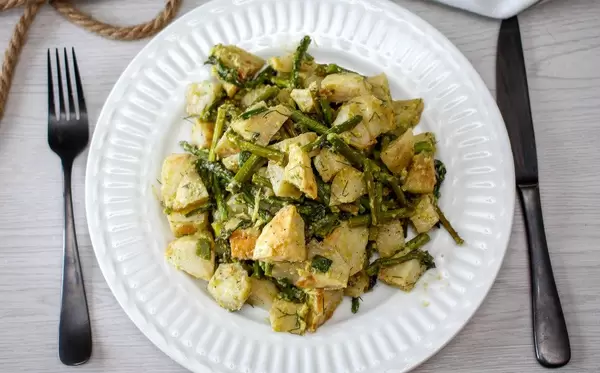Homemade Patatoes and Asparagus Salad top View