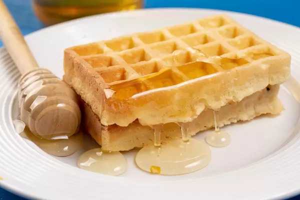 Homemade Waffles with Honey (Flip 2019)
