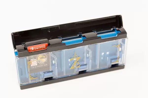 Hori Pop&Lock card case in Zelda design for Nintendo Switch on a white background