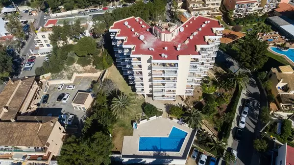 Hotel in der Straße Carrer de la Dragonera in Peguera, Mallorca