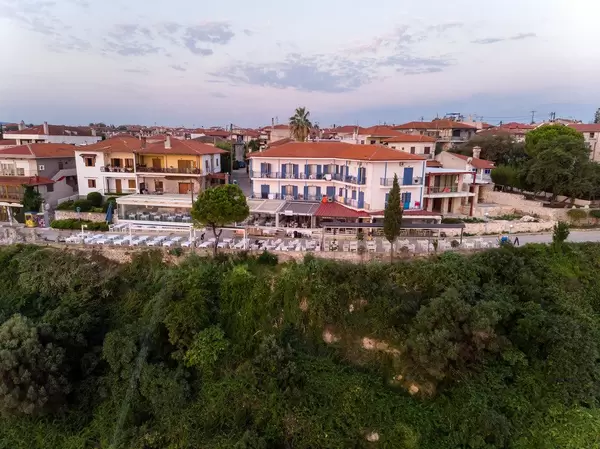 Hotels with beach chairs on the terraces in Afitos