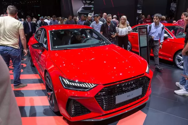 Hybrid-Limousine mit Coupédach: RS 7 Sportback C8, als Messewagen auf der IAA