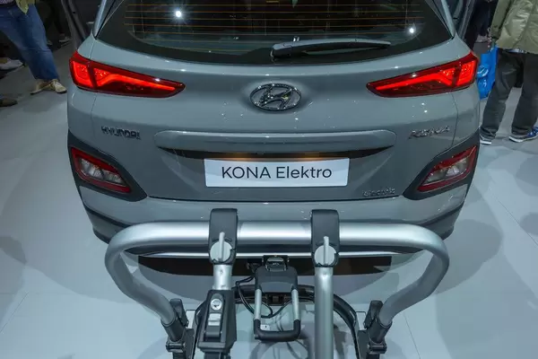 Hyundai SUV: Kona Elektro Auto aus der Heckansicht