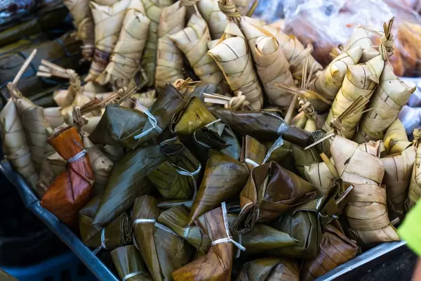 Ibos street food wrapped in banana leaves (Flip 2019)