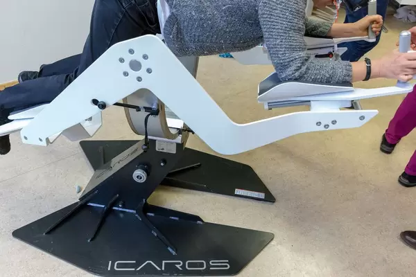 Icaros active virtual reality device