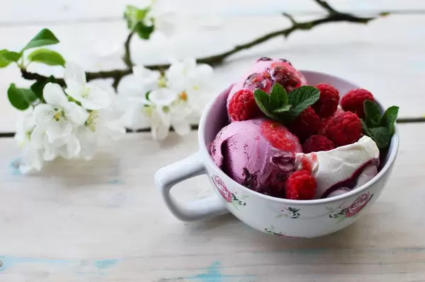 Ice cream with fruits