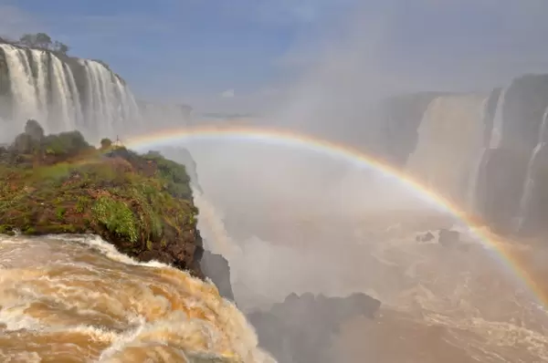 Iguazu-Wasserfälle in Brasilien inkl. Regenbogen