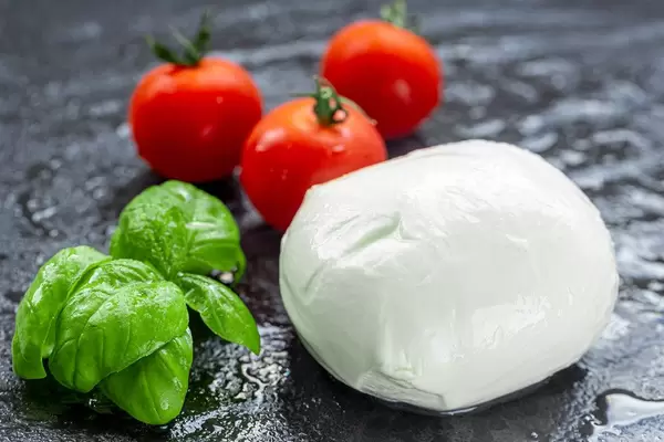 Ingredients for Caprese salad