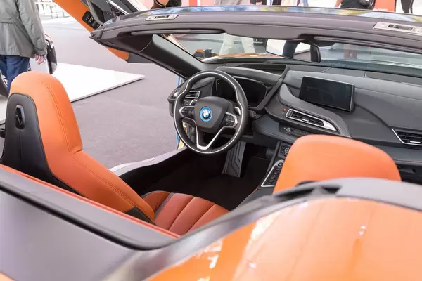 Innenansicht des BMW i8 Roadsters
