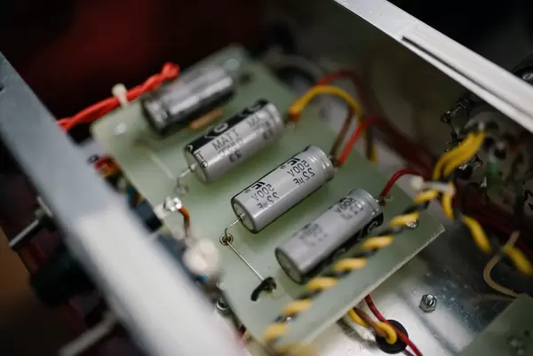 Interior parts of an amp  Flip 2019