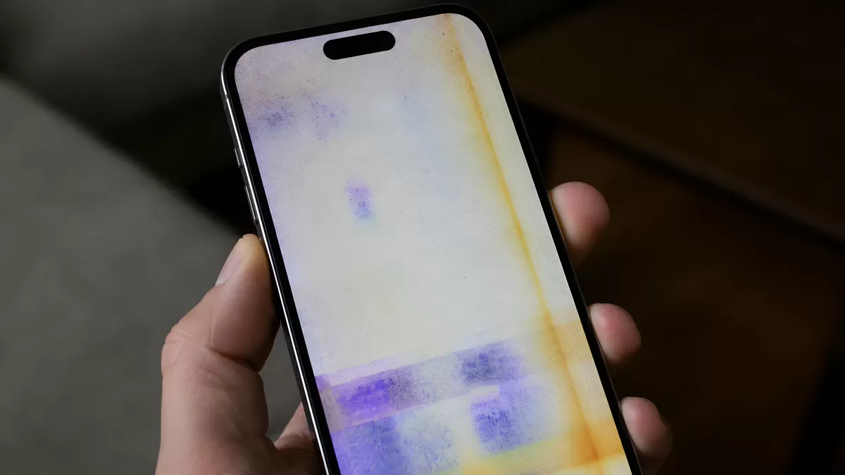 iPhone mit Displayschaden – Burn-in und Verfärbungen