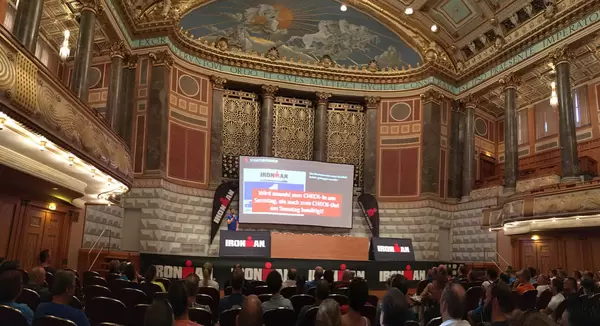Ironman-Besprechung im Kurhaus Wiesbaden