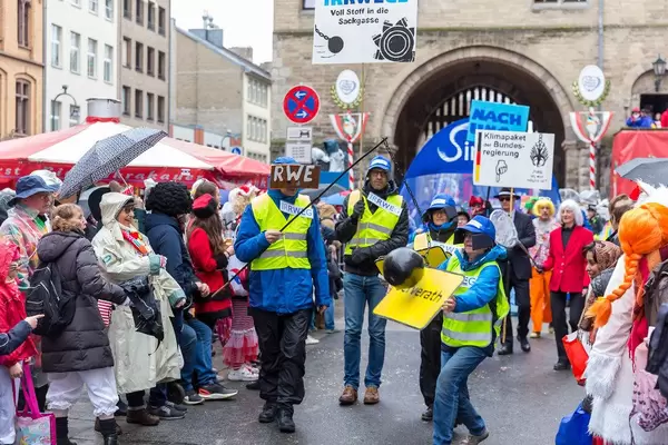 Irrweg-RWE und Umsiedlung von Berverath: Umwelt und Klima sind Thema beim Rosenmontagsumzug in Köln