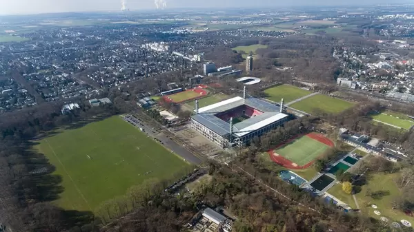 Jahnwiesen mit Rheinenergiestadion Köln