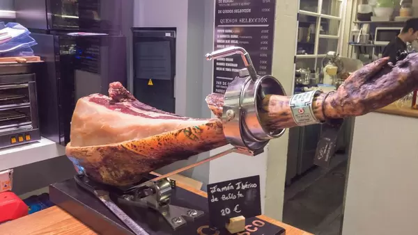 Jamón Ibérico de Bellota - Mallorquinischer luftgetrockneter Schinken