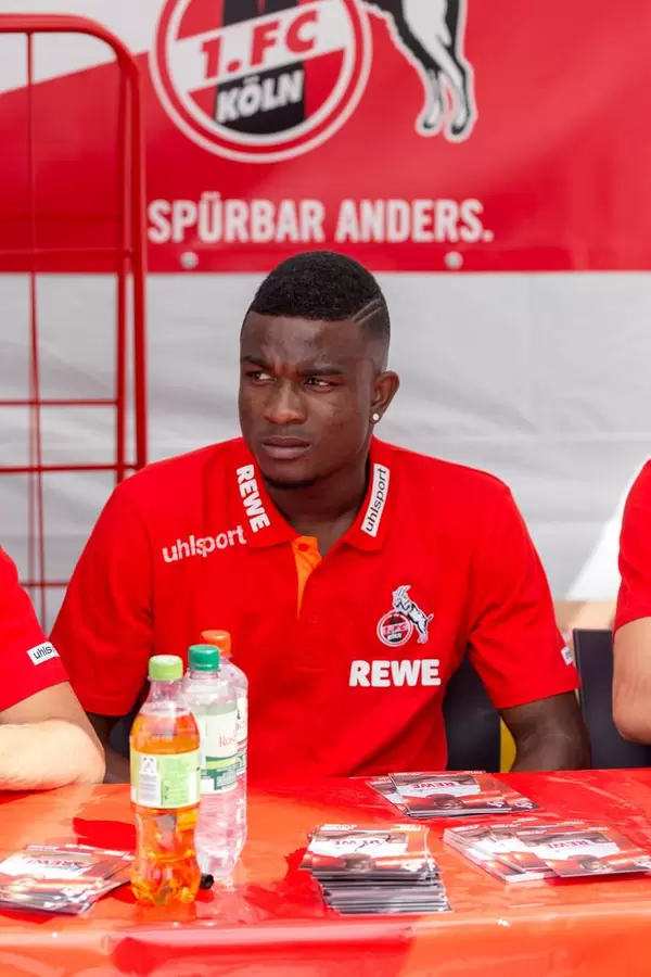 Jhon Córdoba during autograph session