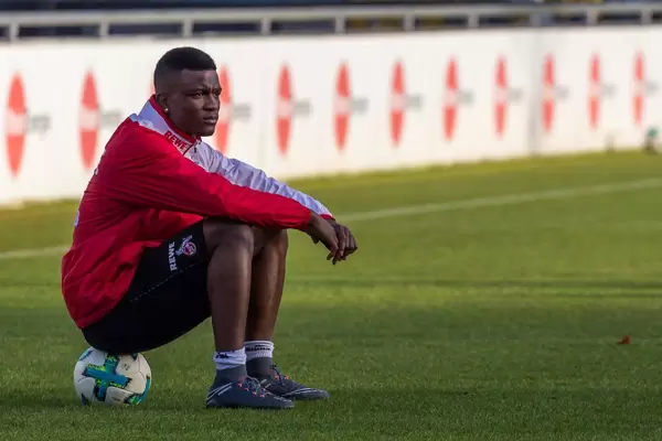 Jhon Córdoba, sichtlich besorgt nach dem Abstiegskampf