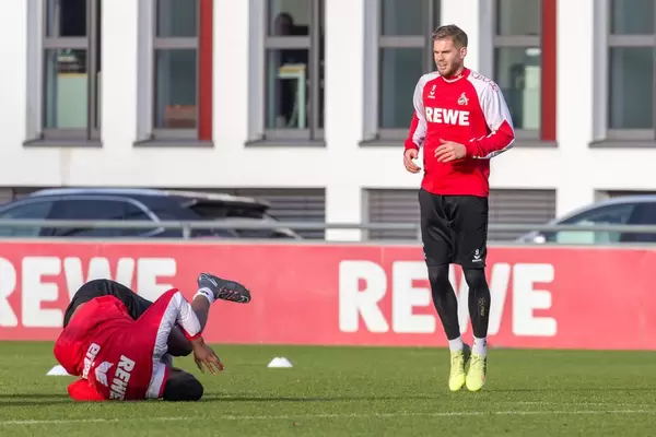 Jhon Córdoba und Simon Terodde beim Training am 30.01.2018