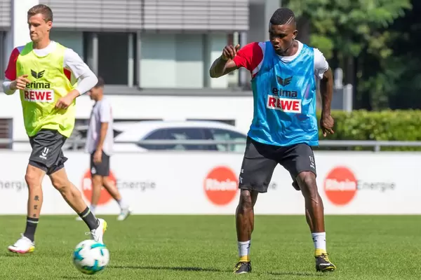 Jhon Cordoba und Simon Zoller beim Training - 1. FC Köln