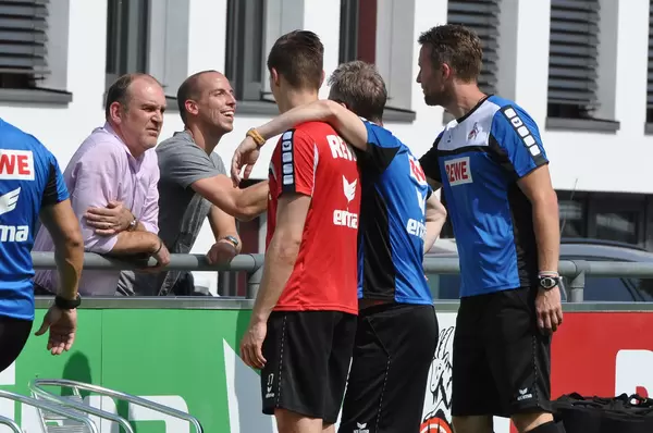 Jörg Schmadtke und Jan Schlaudraff beim FC-Training