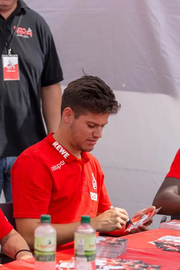 Jorge Meré signiert Autogrammkarten