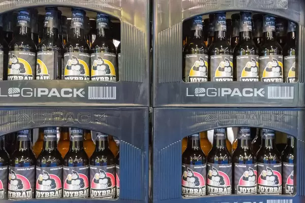 Joybräu Original and Joybräu Grapefruit - high protein drinks with beer flavour offered at Fibo in Cologne