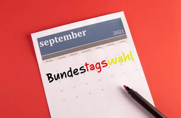 Kalender mit Bundestagswahl text
