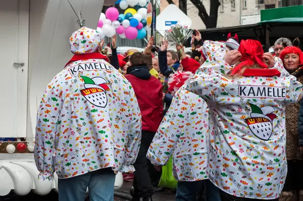 Kamelle auf dem Rosenmontagszug