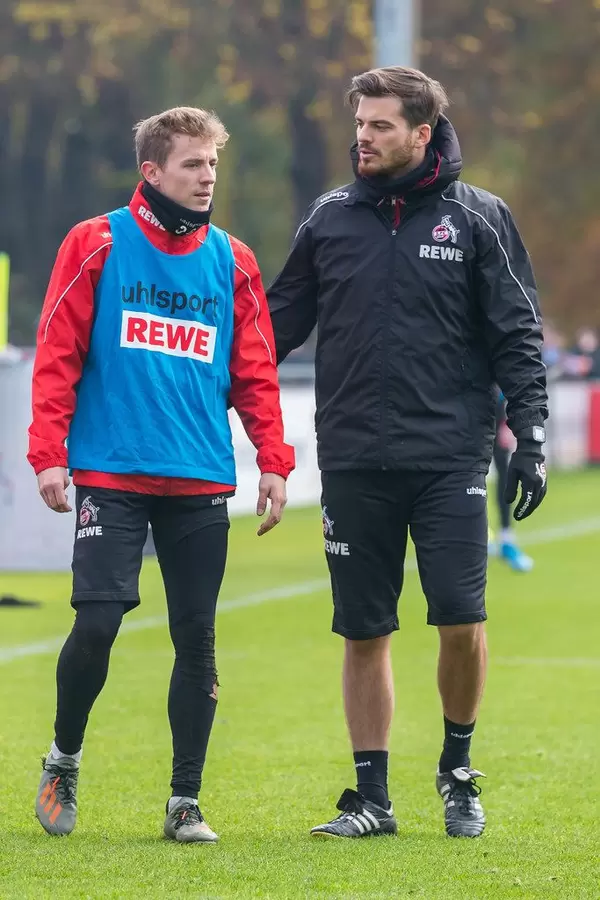 Kampf gegen den Klassenerhalt - Das neue Trainerteam ist viel im Dialog mit den Spielern