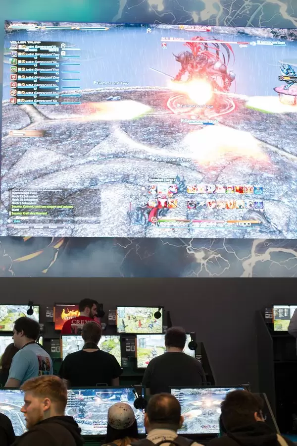 Kampf gegen einen Boss-Gegner in Final Fantasy XIV Online