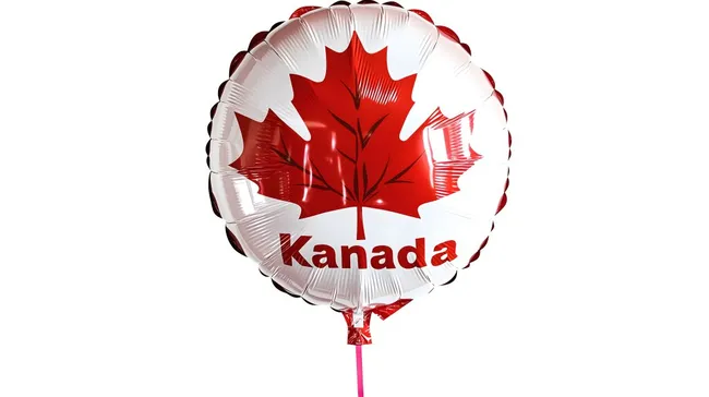 Kanadischer Patriotismus: Ballon mit Ahornblatt-Symbol