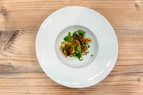 Karamellisierte Zwiebeln und Kartoffelbrei