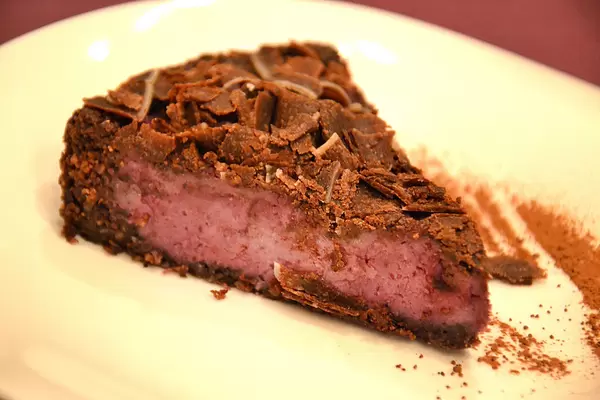 Käsekuchen mit Blaubeeren und Schokolade