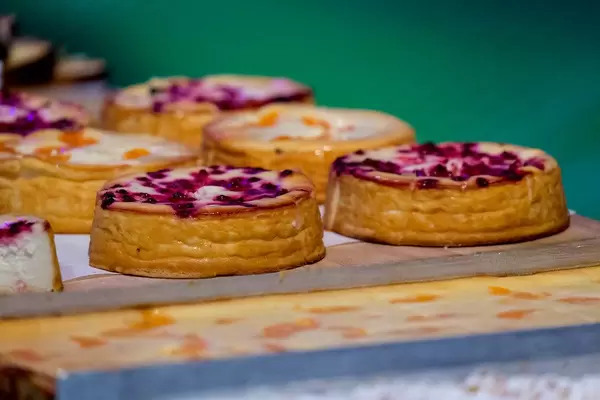 Käsetörtchen mit Johannisbeeren auf der Digital X in Köln