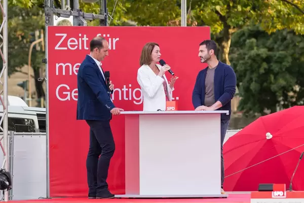 Katarina Barley (Familienministerin) und Alfonso Pantisano im Interview