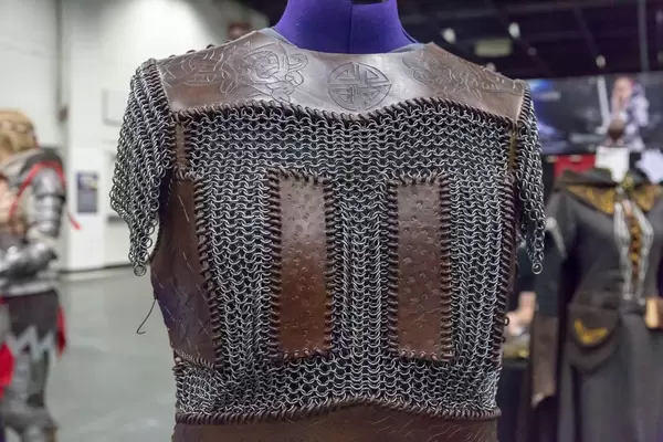 Kettengeflecht mit Leder