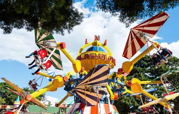 Kids delta game in an amusement park