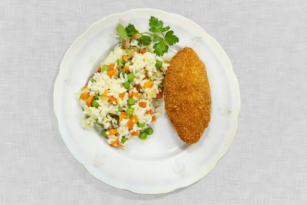 Kiev cutlet with rice and vegetables (Flip 2019)