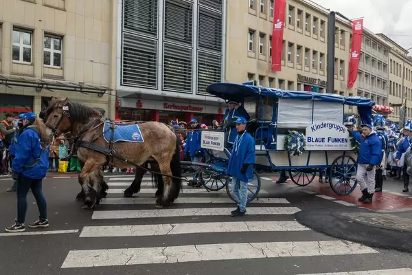 Kindergruppe Blaue Funken beim Rosenmontagszug - Kölner Karneval 2018