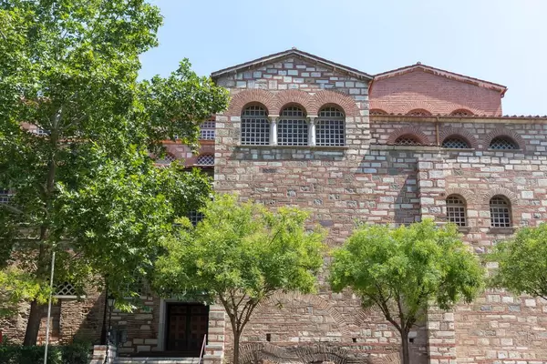 Kirche Hagios Demetrios von der Straßenseite aus fotografiert