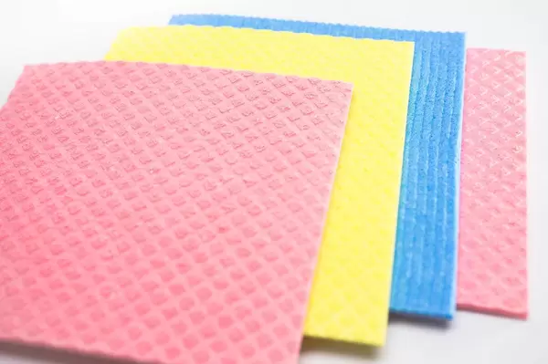Kitchen cleaning cloths on a white surface (Flip 2019)