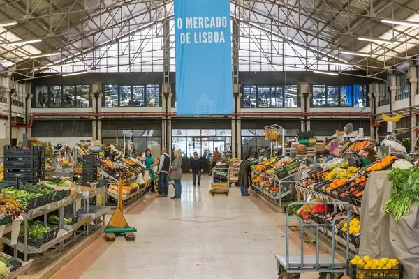 Klassicher Markt in Lissabon