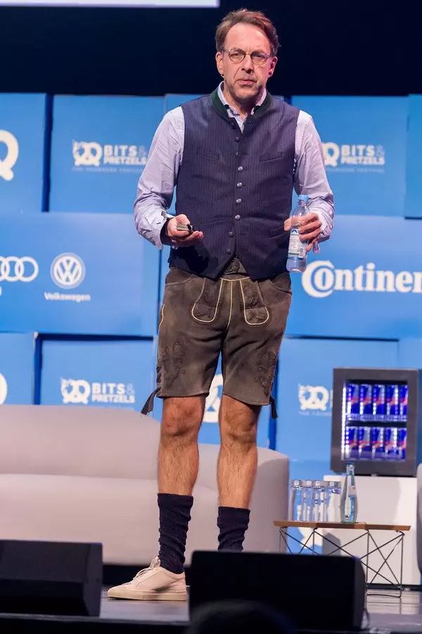 Klaus Hommels, der CEO von Lakestar Advisors auf der Bühne im Rahmen der Bits&Pretzels